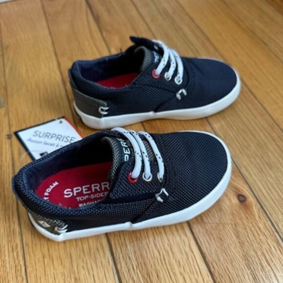 Sperry Bodie Jr washable Navy Blue Sneaker size 5 (Like new condition) - Picture 1 of 4